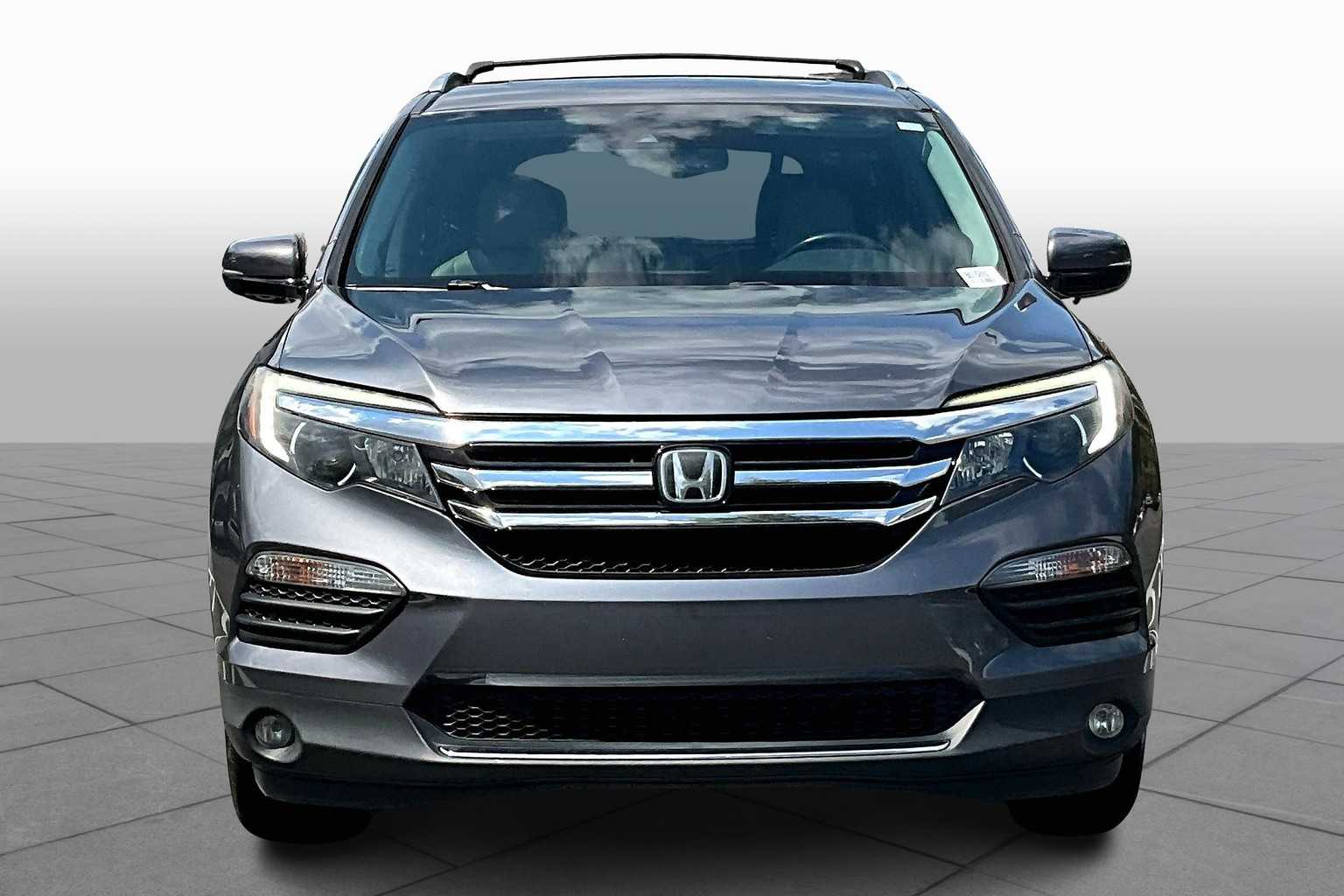 2018 Honda Pilot Touring photo 3