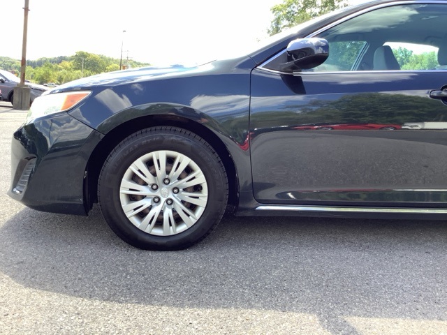2012 Toyota Camry LE photo 11