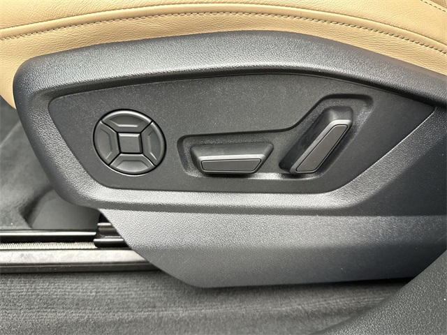 2025 Audi Q8 55 Premium Plus photo 3