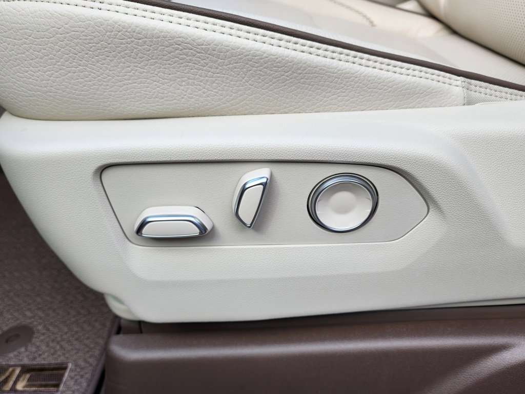 2026 Gmc Yukon Denali photo 18