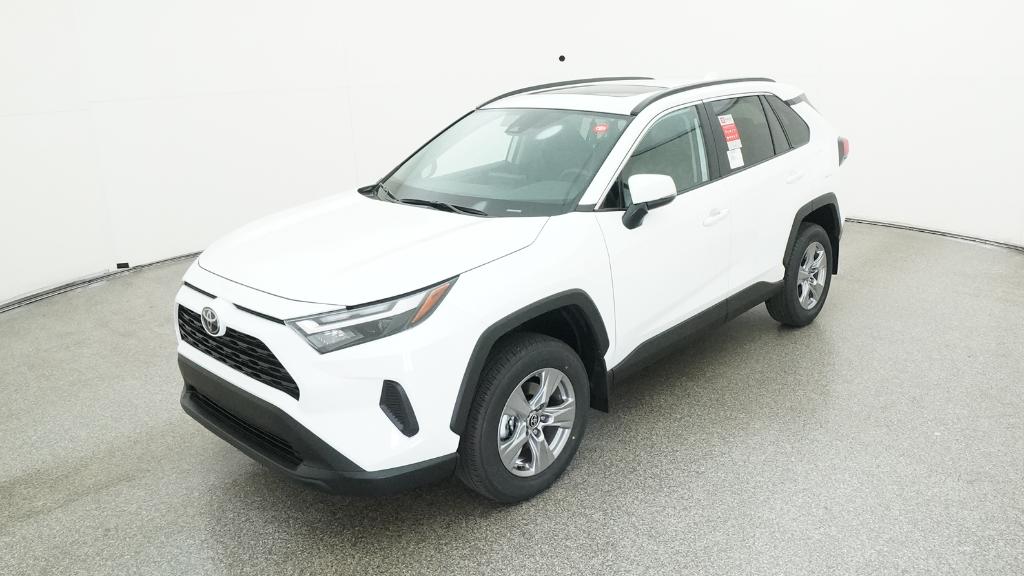 2025 Toyota RAV4 XLE's photo