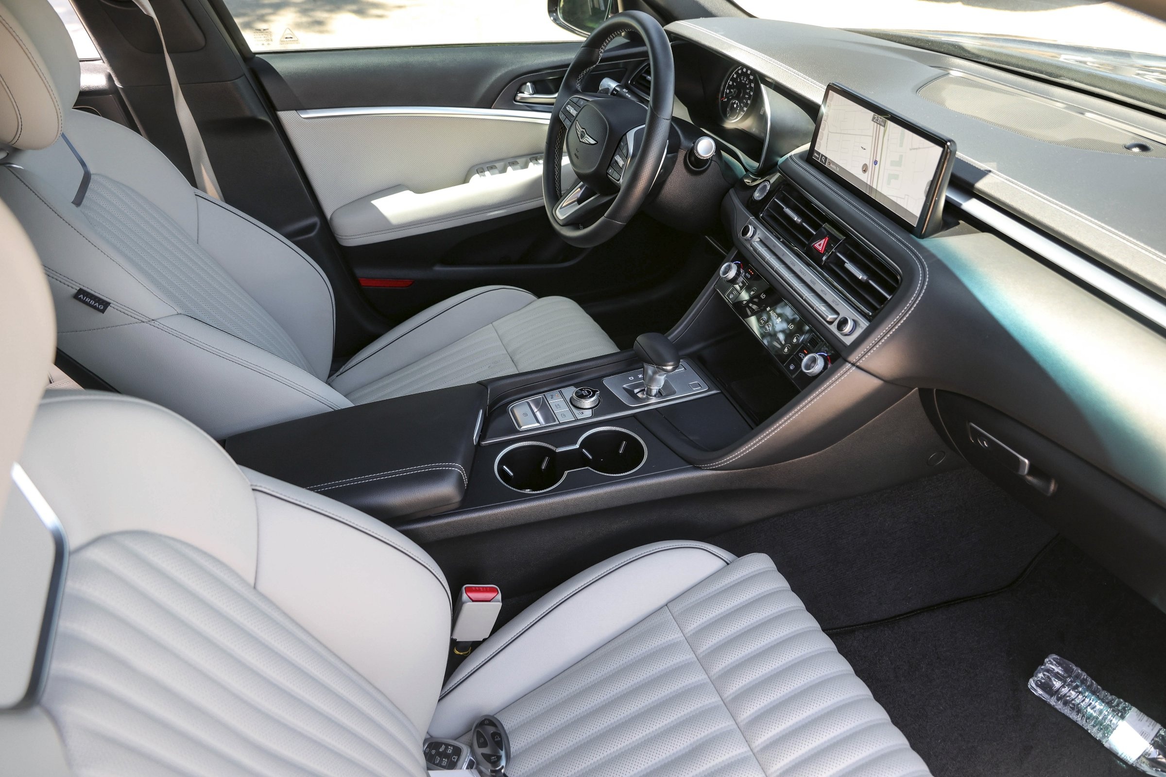 2025 Genesis G70 3.3T Sport Advanced photo 32