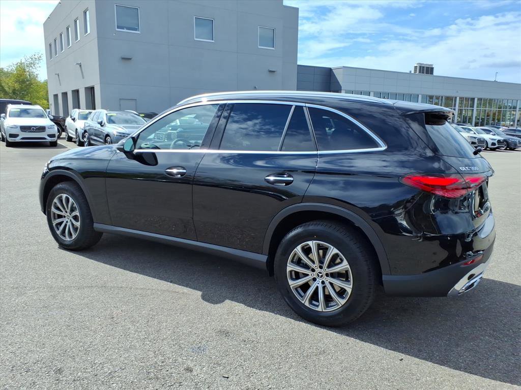 2026 Mercedes Benz GLC 300 4MATIC photo 4