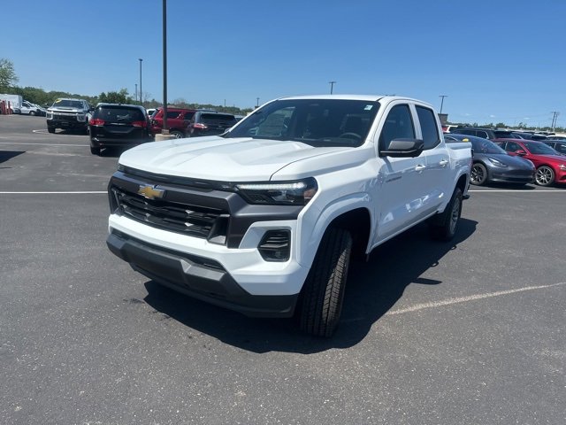 2025 Chevrolet Colorado Work Truck LT photo 3