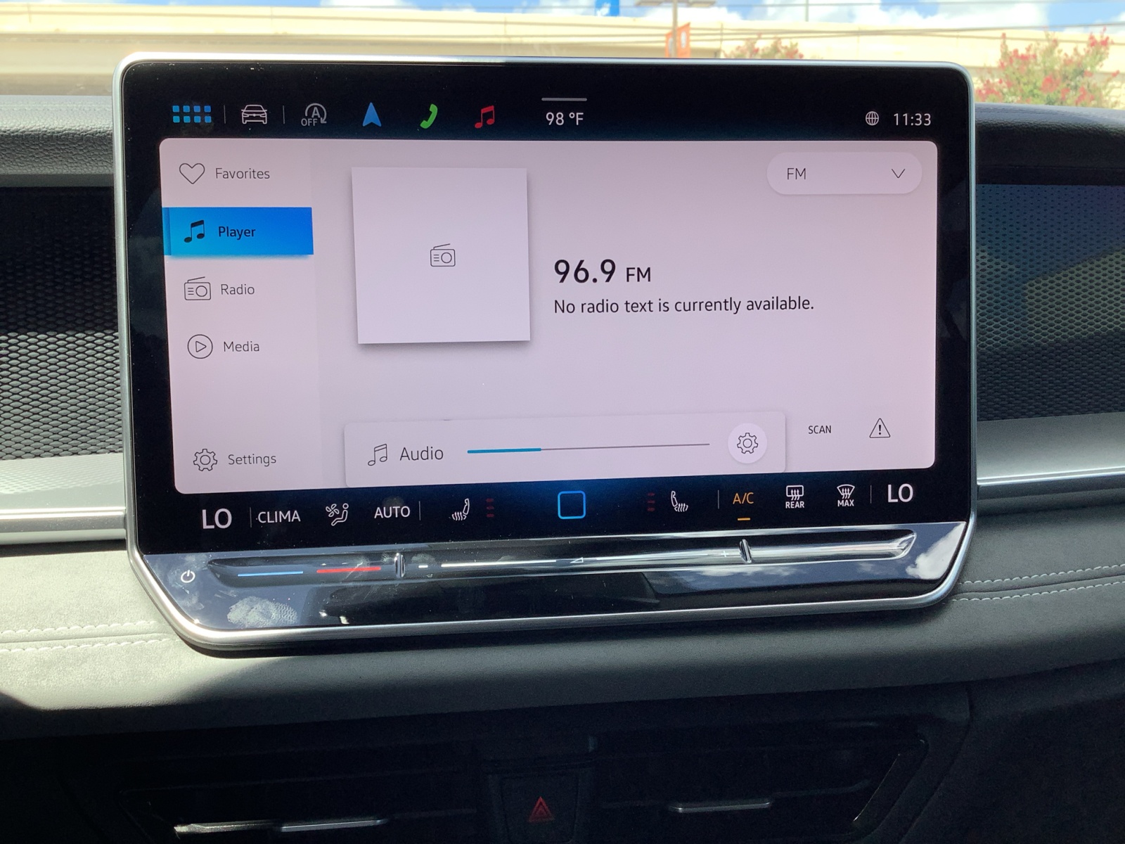 2025 Volkswagen Tiguan SE photo 14