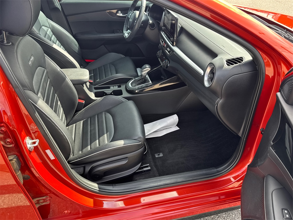 2023 Kia Forte GT-Line photo 12