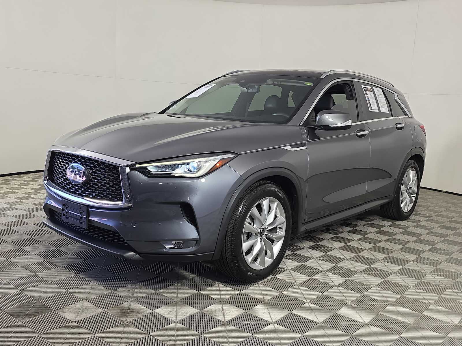 2020 Infiniti QX50 Luxe photo 2