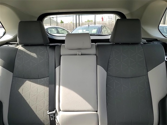 2025 Toyota RAV4 Hybrid XLE photo 21