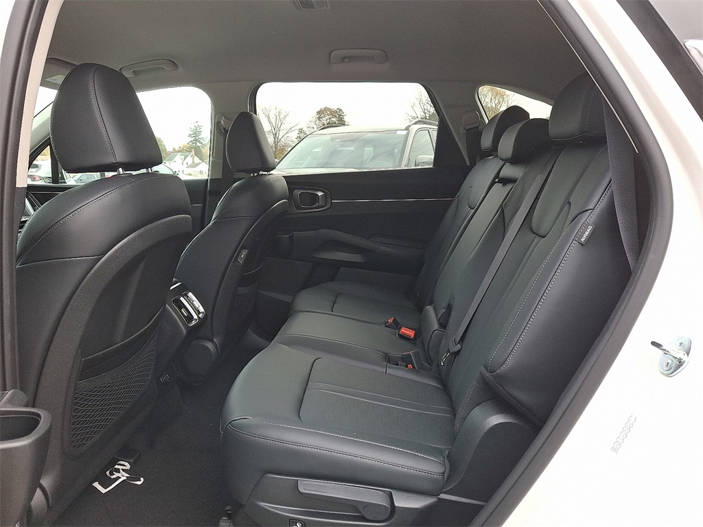 2026 Kia Sorento Plug-In Hybrid EX photo 2