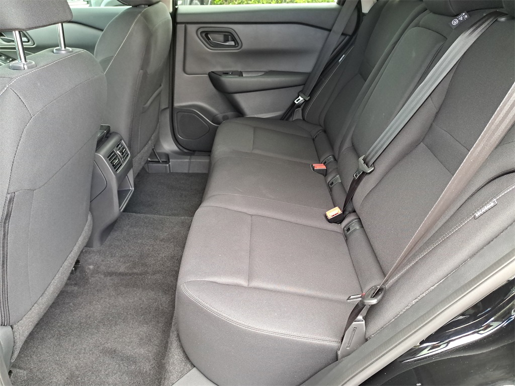 2025 Nissan Rogue S photo 12