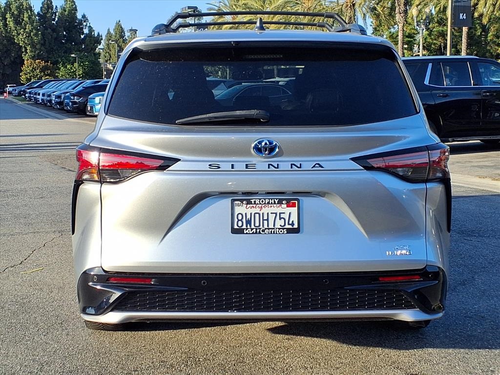 2021 Toyota Sienna XSE photo 4