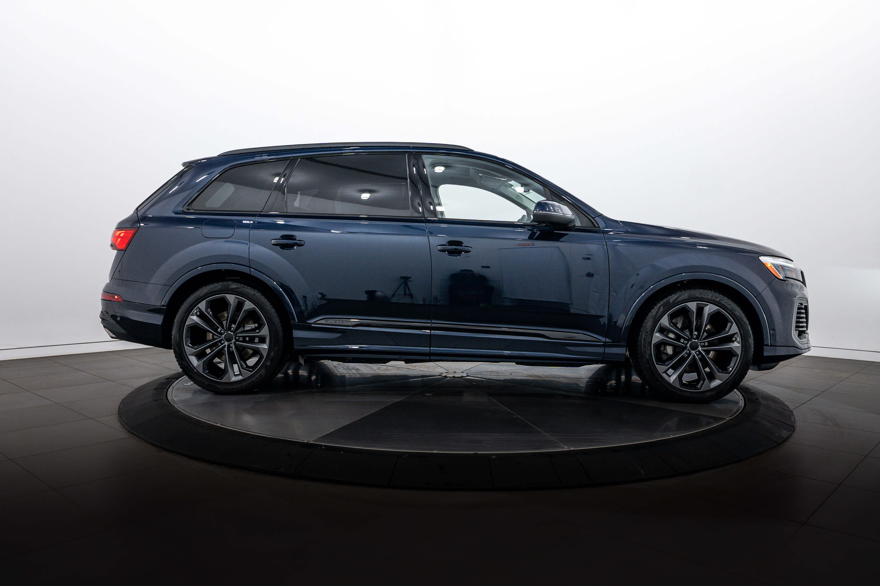 2026 Audi Q7 Premium Plus photo 3