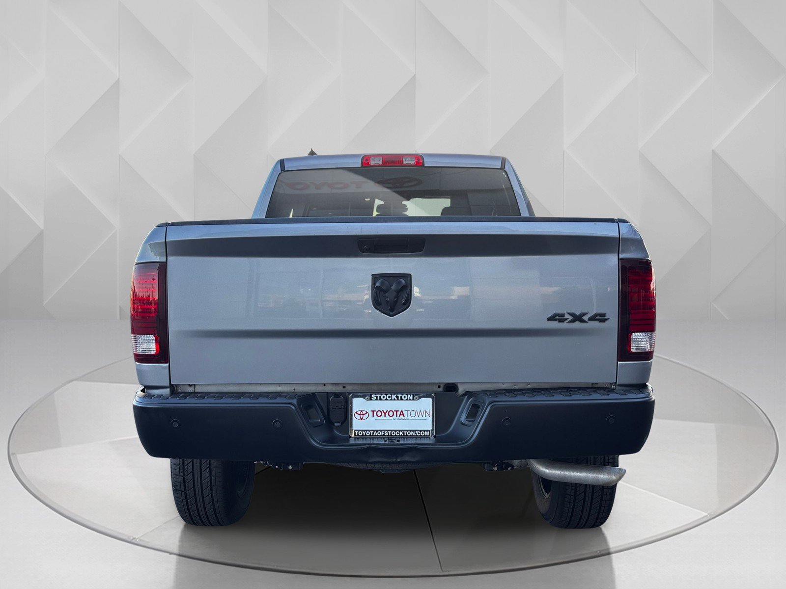 2022 Ram 1500 Classic Warlock photo 4