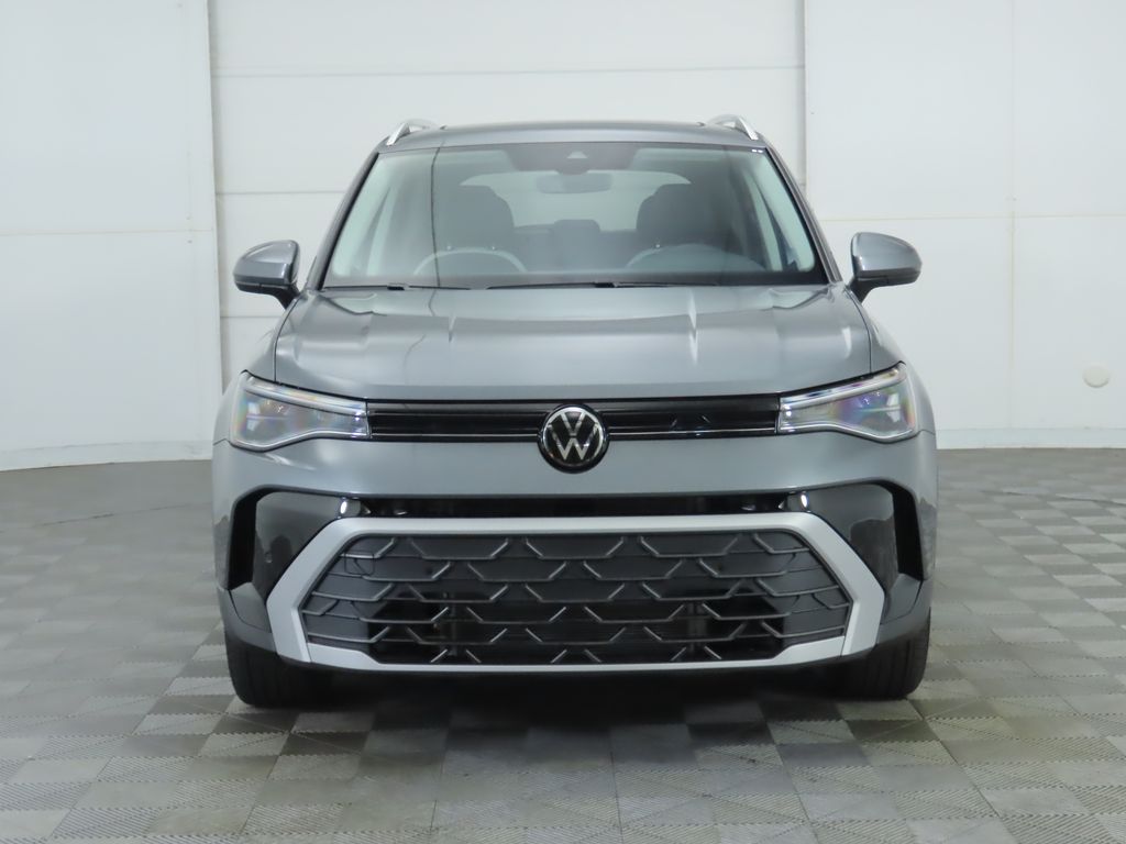 2025 Volkswagen Taos SE photo 2