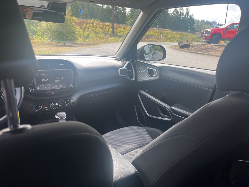 2023 Kia Soul LX photo 17
