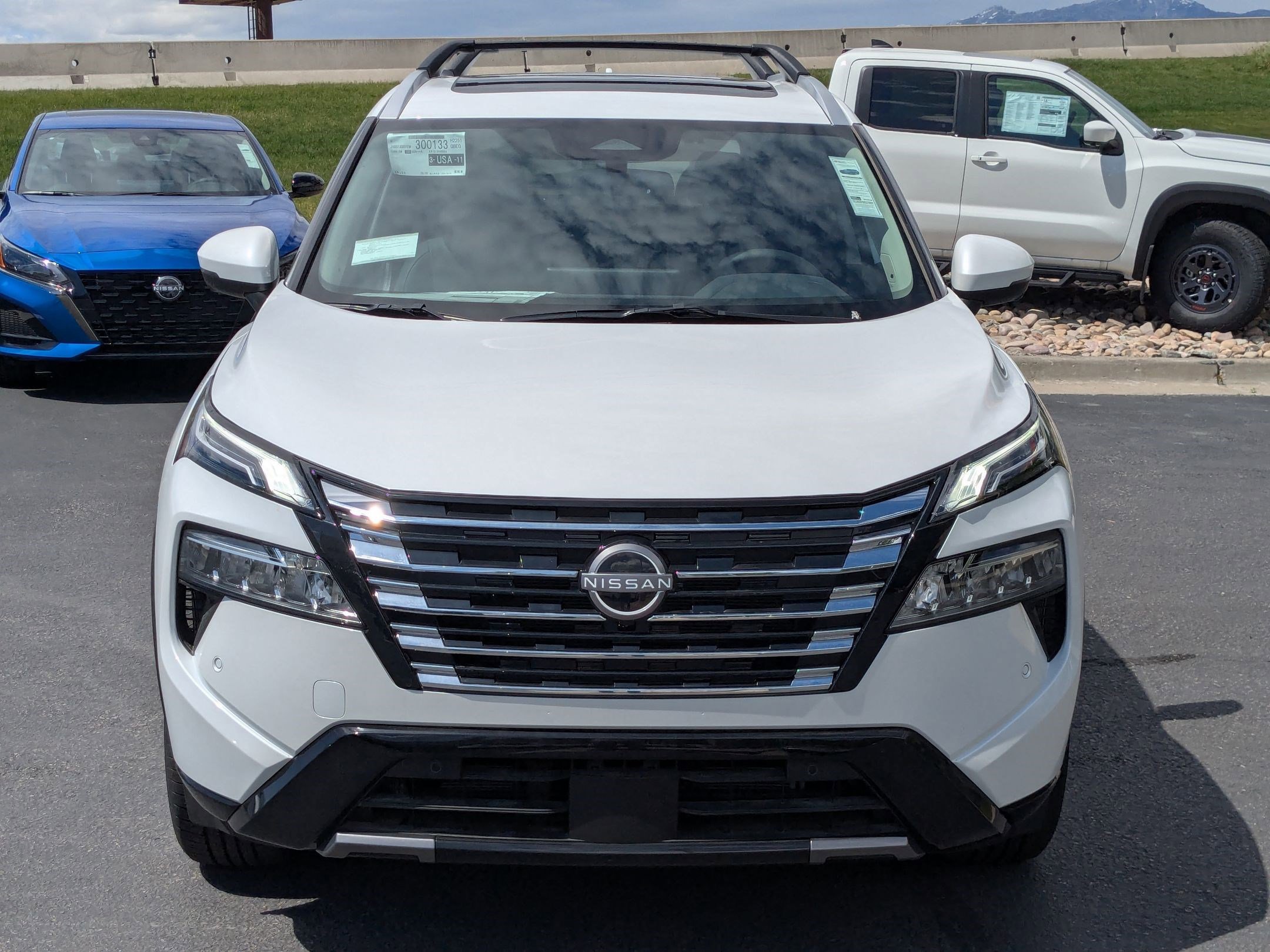 2025 Nissan Rogue Platinum photo 7