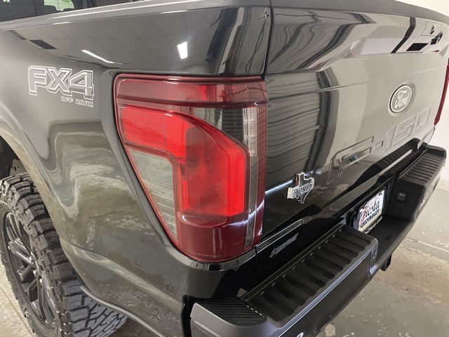 2025 Ford F-150 XLT photo 5