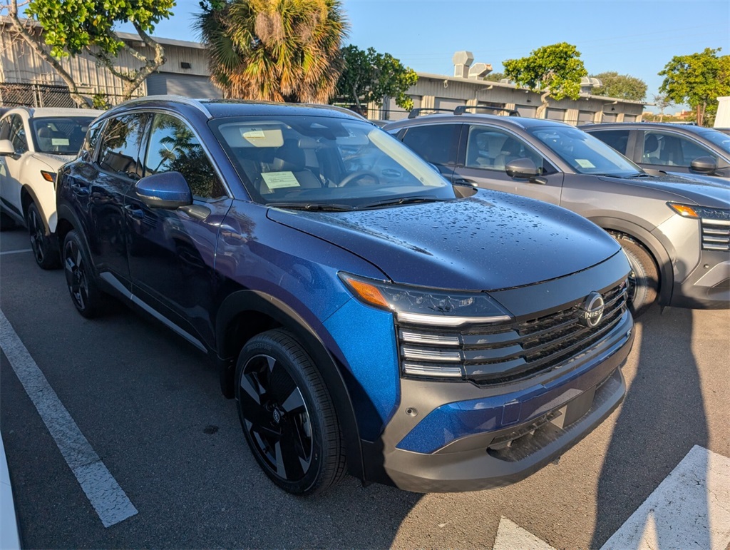 2025 Nissan Kicks SR photo 2
