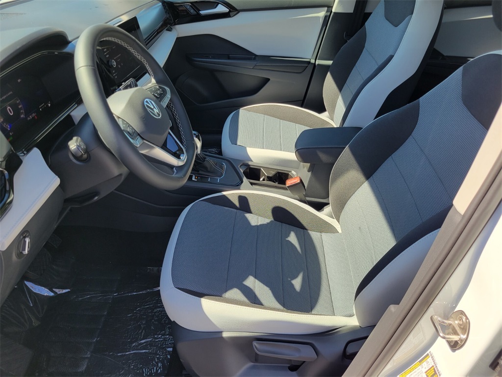2025 Volkswagen Taos S photo 6