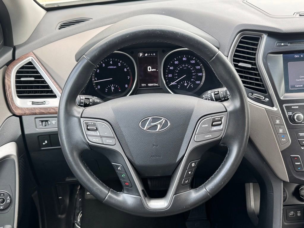 2017 Hyundai Santa Fe SE photo 16