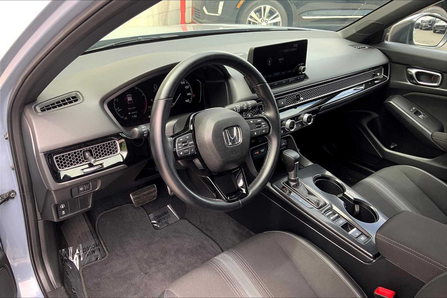 2022 Honda Civic Sport Hatchback photo 3