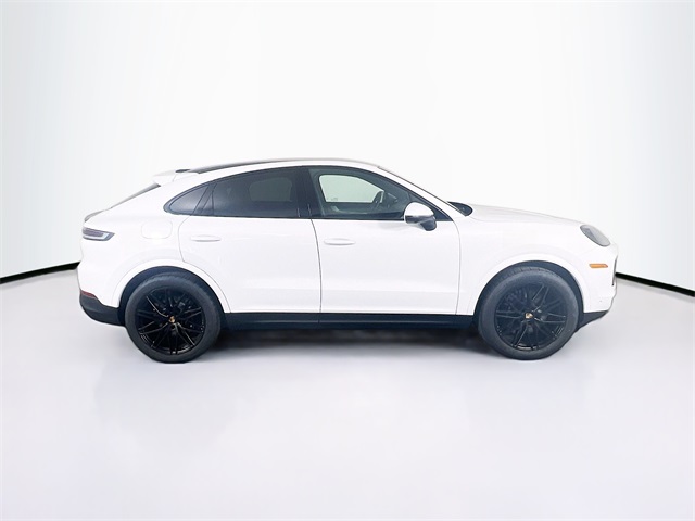 2025 Porsche Cayenne Coupe photo 8