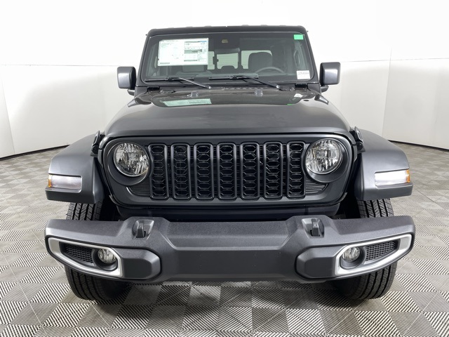 2025 Jeep Gladiator Sport S photo 3