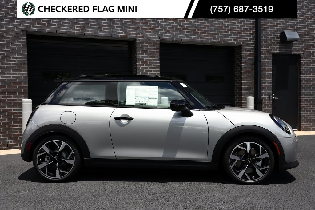 2025 Mini Cooper S Iconic photo 4