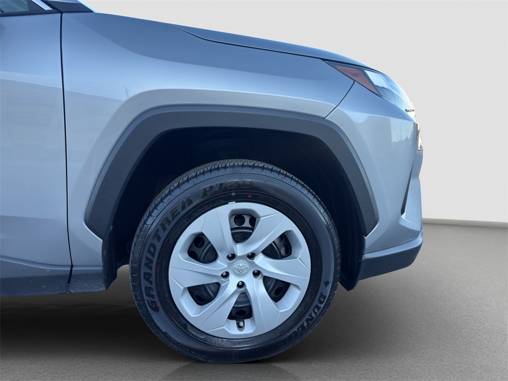2024 Toyota RAV4 LE photo 22