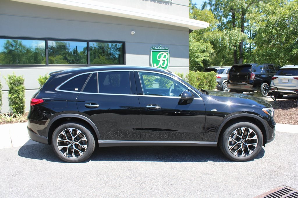 2025 Mercedes Benz GLC 350e 4MATIC photo 2
