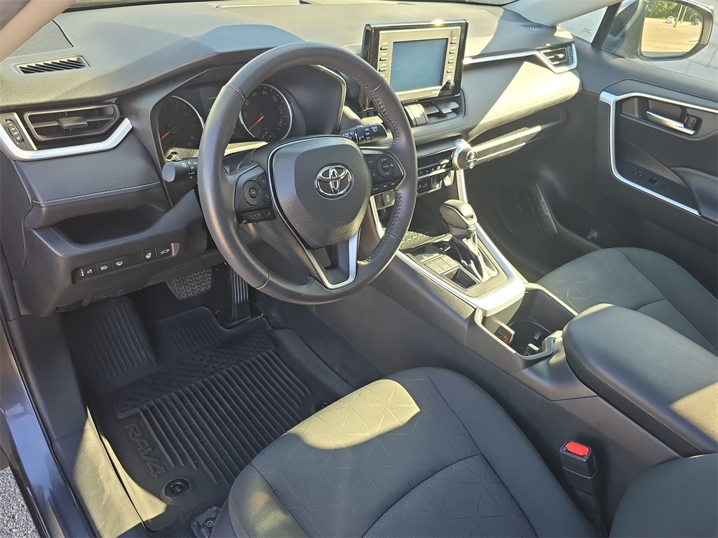 2022 Toyota RAV4 XLE photo 16