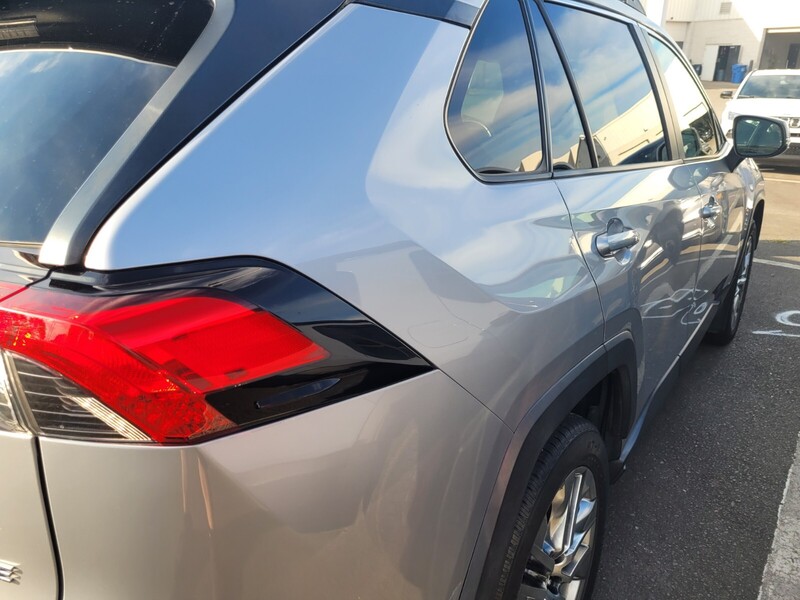 2019 Toyota RAV4 XLE Premium photo 3