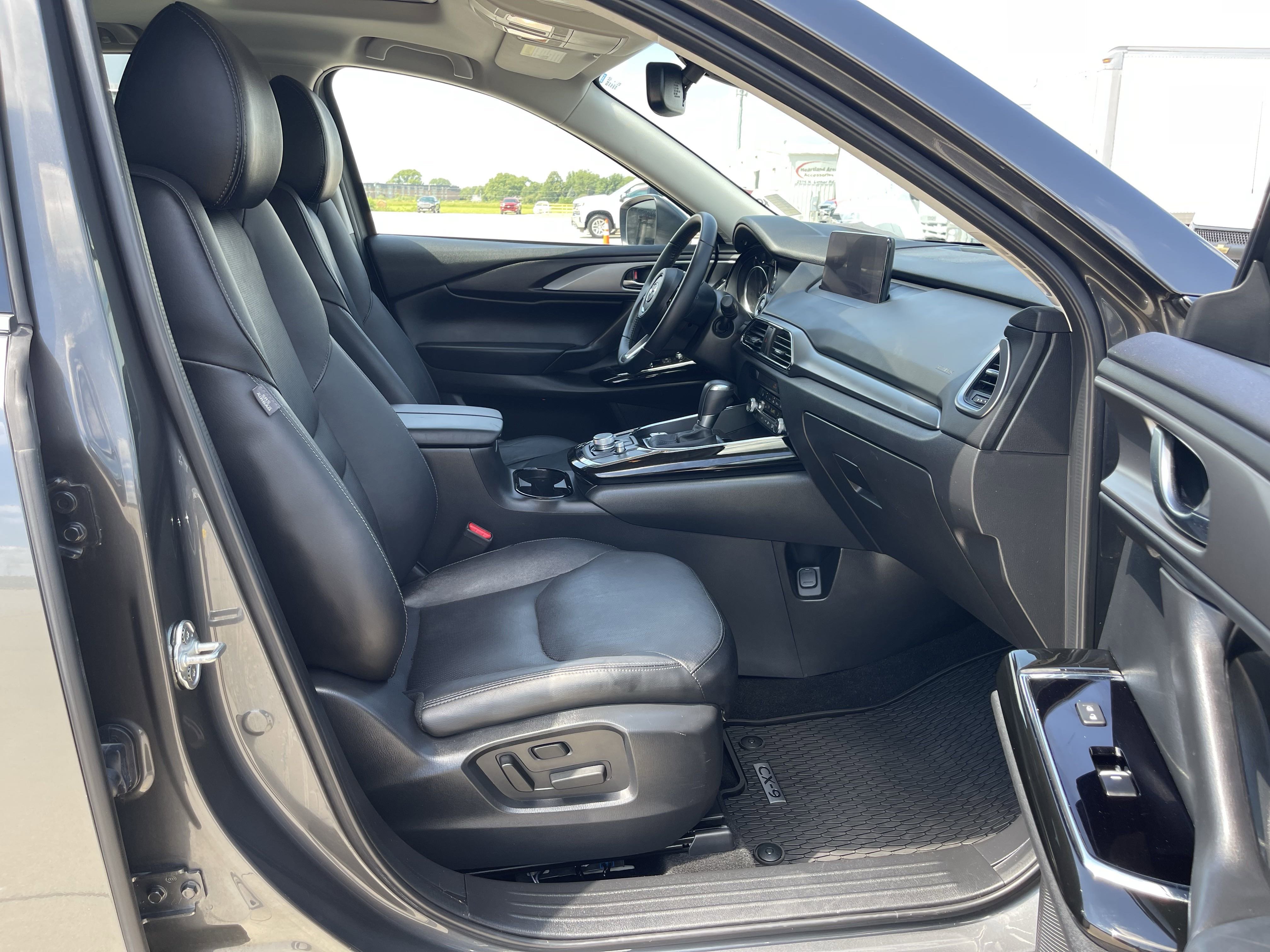 2023 Mazda CX-9 Touring photo 4