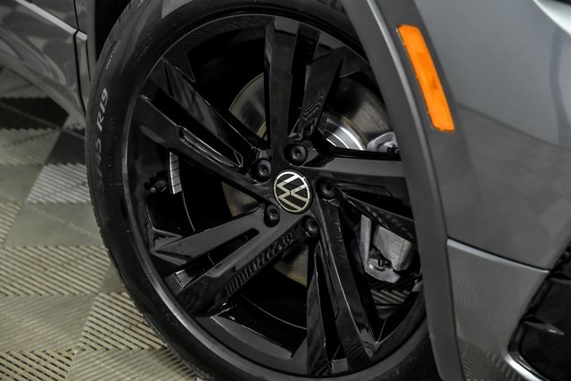 2024 Volkswagen Tiguan SE R-Line Black photo 2