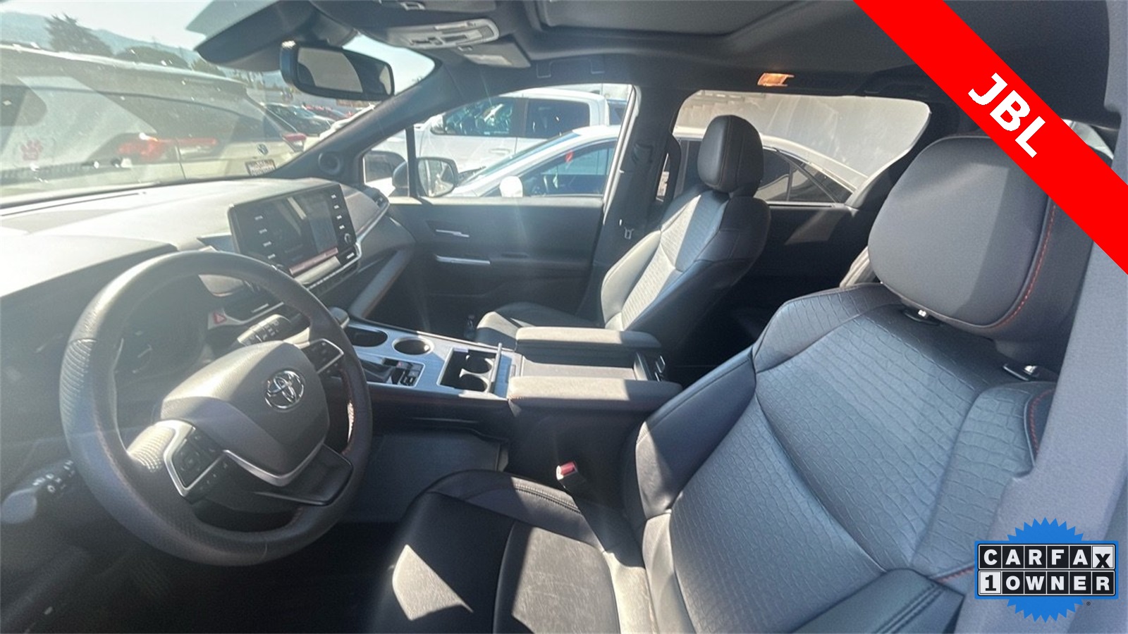 2024 Toyota Sienna XSE photo 5