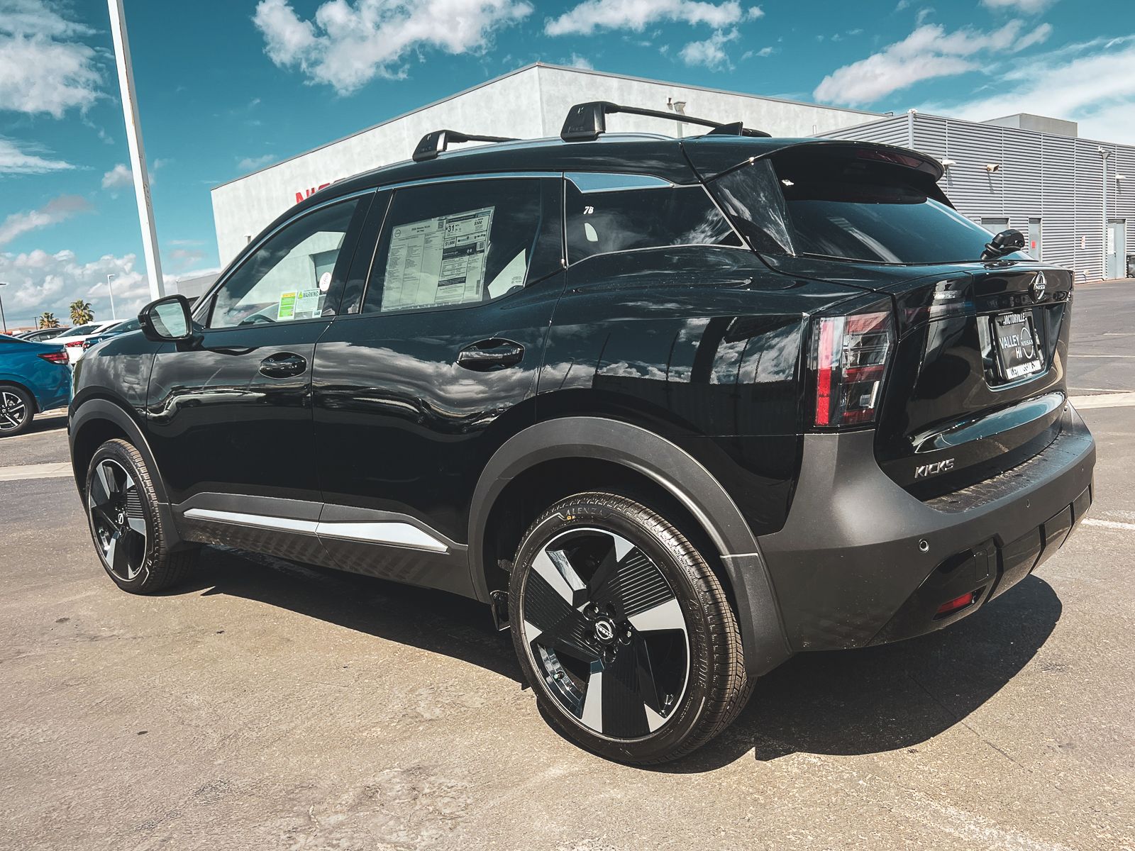 2026 Nissan Kicks SR photo 7