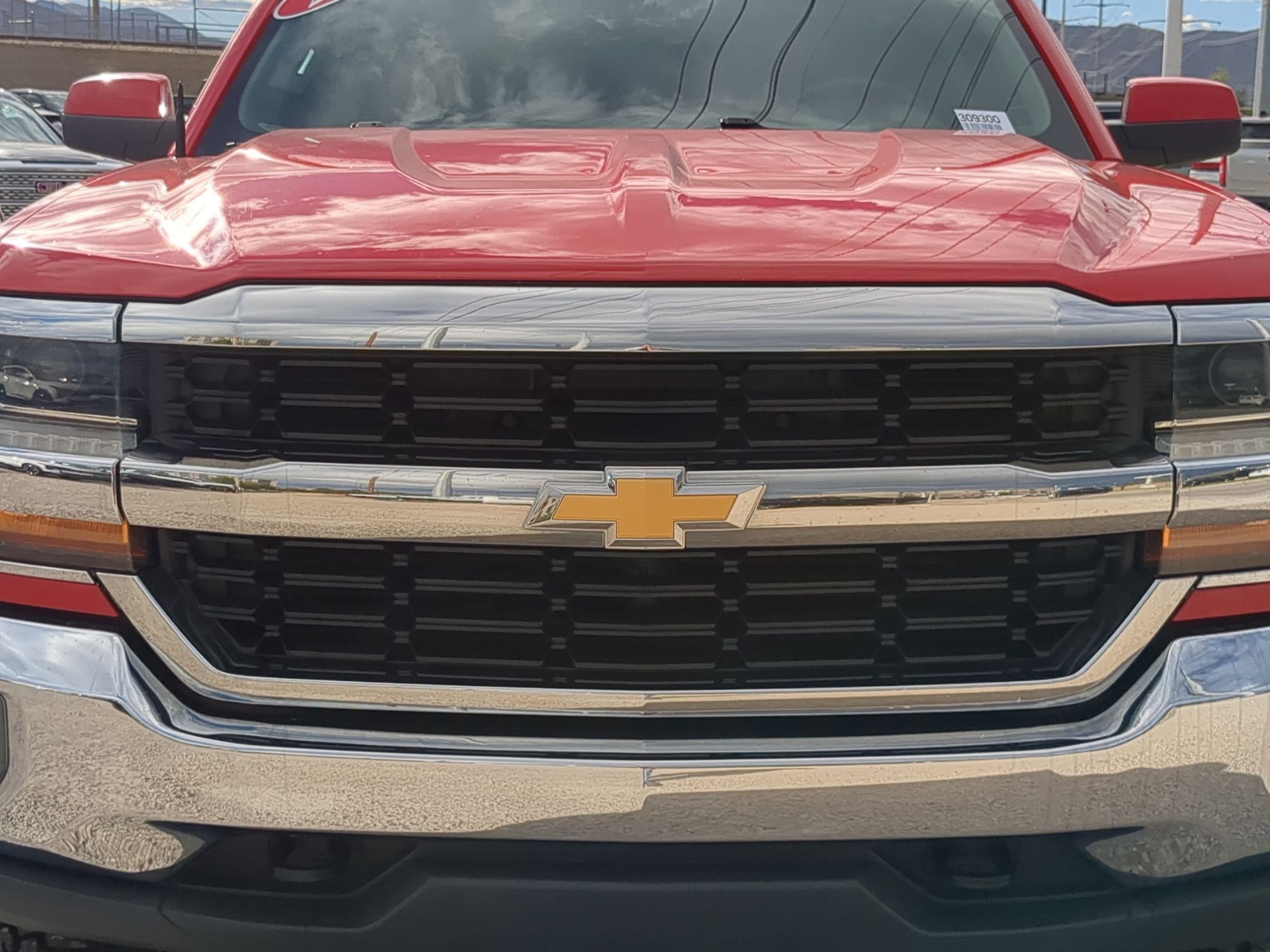 2018 Chevrolet Silverado 1500 LT photo 9
