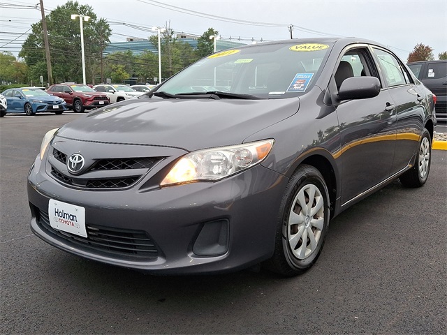 2011 Toyota Corolla LE photo 4