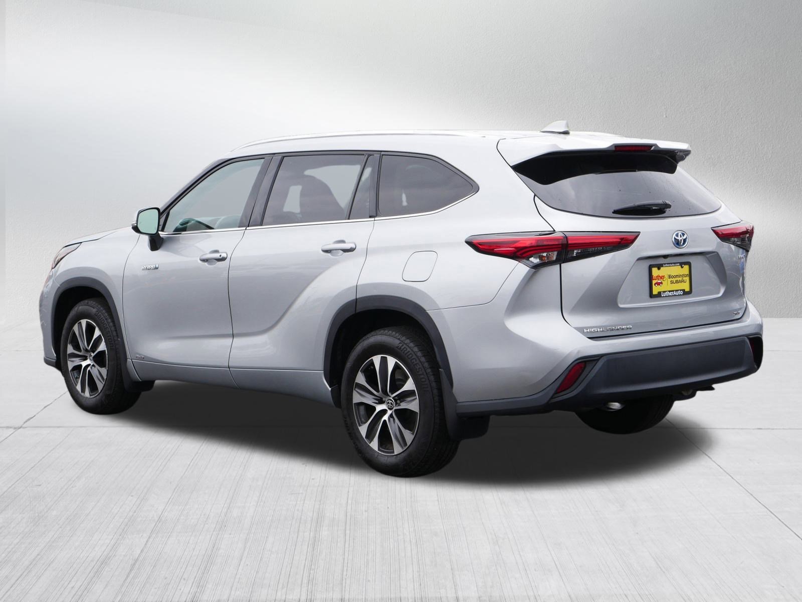 2021 Toyota Highlander Hybrid XLE photo 4