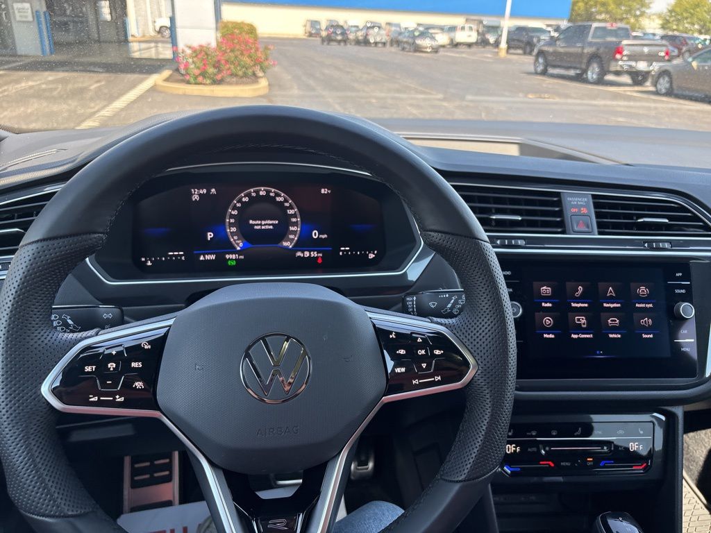 2024 Volkswagen Tiguan SE R-Line Black photo 31