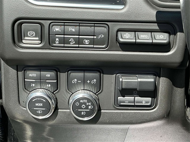 2022 Gmc Yukon XL AT4 photo 12