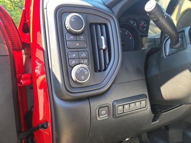 2025 Chevrolet Silverado 3500HD Work Truck photo 3