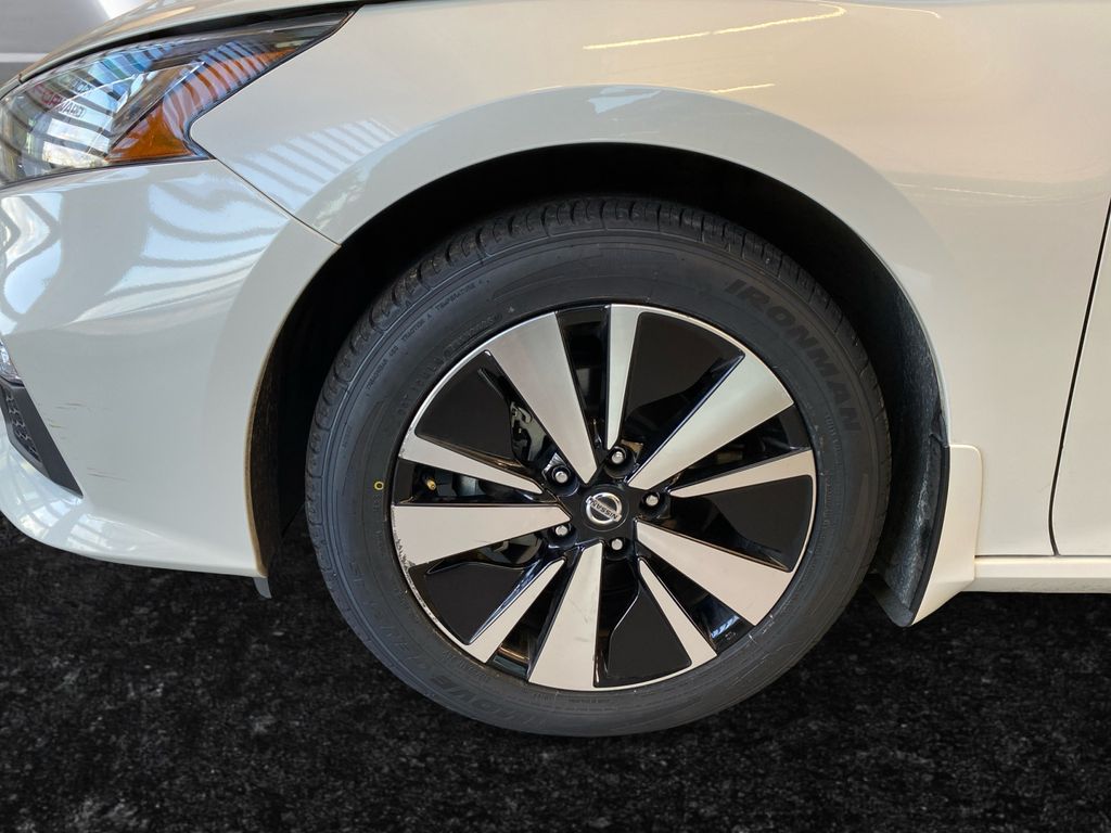 2022 Nissan Altima 2.5 SV photo 17