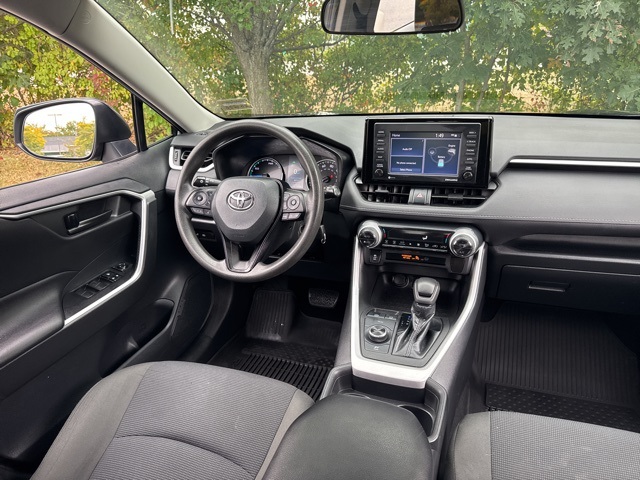 2021 Toyota RAV4 Hybrid LE photo 10