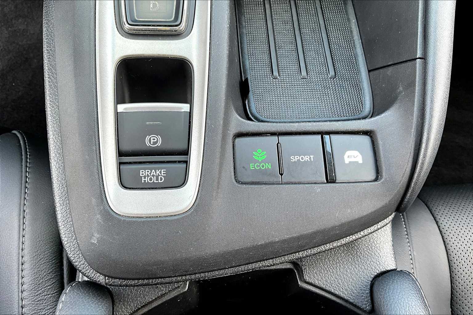 2019 Honda Insight Touring photo 32