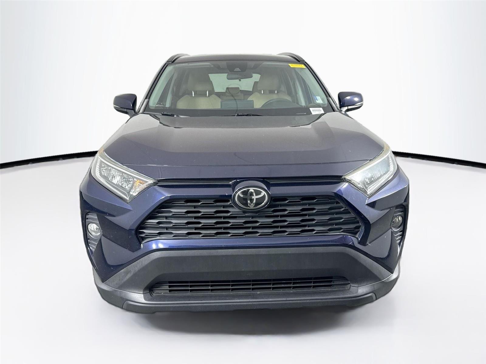 2020 Toyota RAV4 XLE photo 3