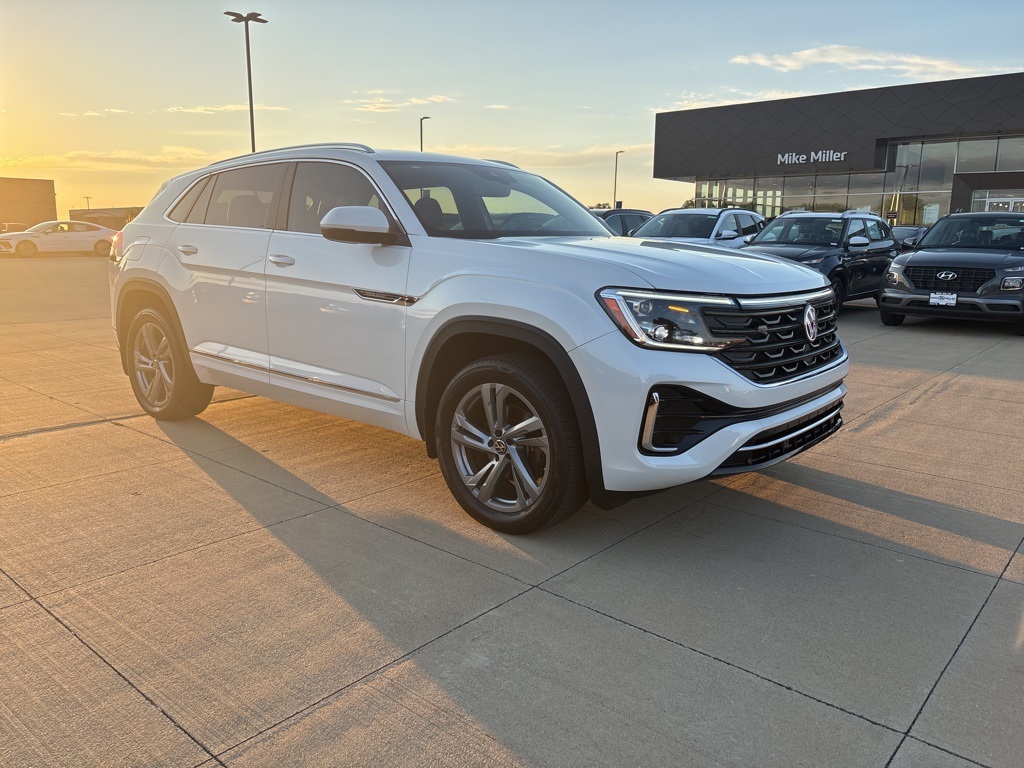 2024 Volkswagen Atlas Cross Sport SEL R-Line photo 7