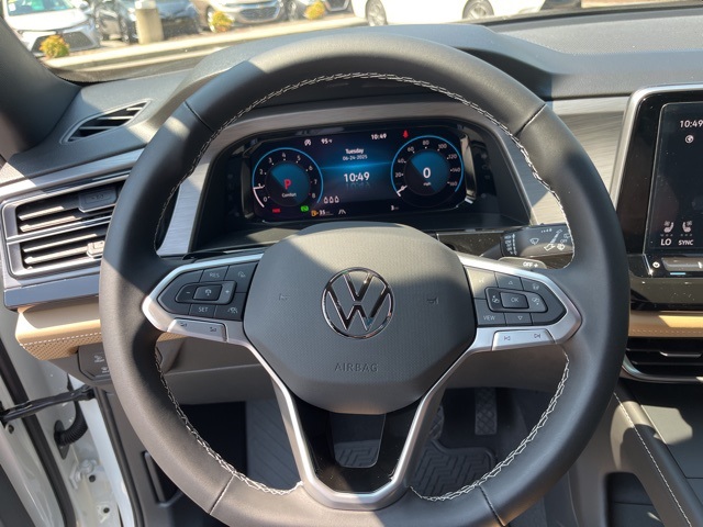2025 Volkswagen Atlas Cross Sport SE photo 14