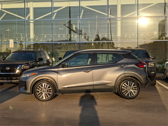 2022 Nissan Kicks SV photo 3