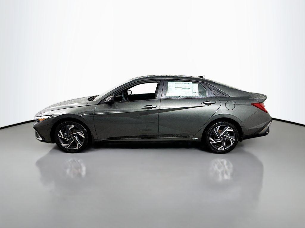 2025 Hyundai Elantra Hybrid SEL Sport photo 4